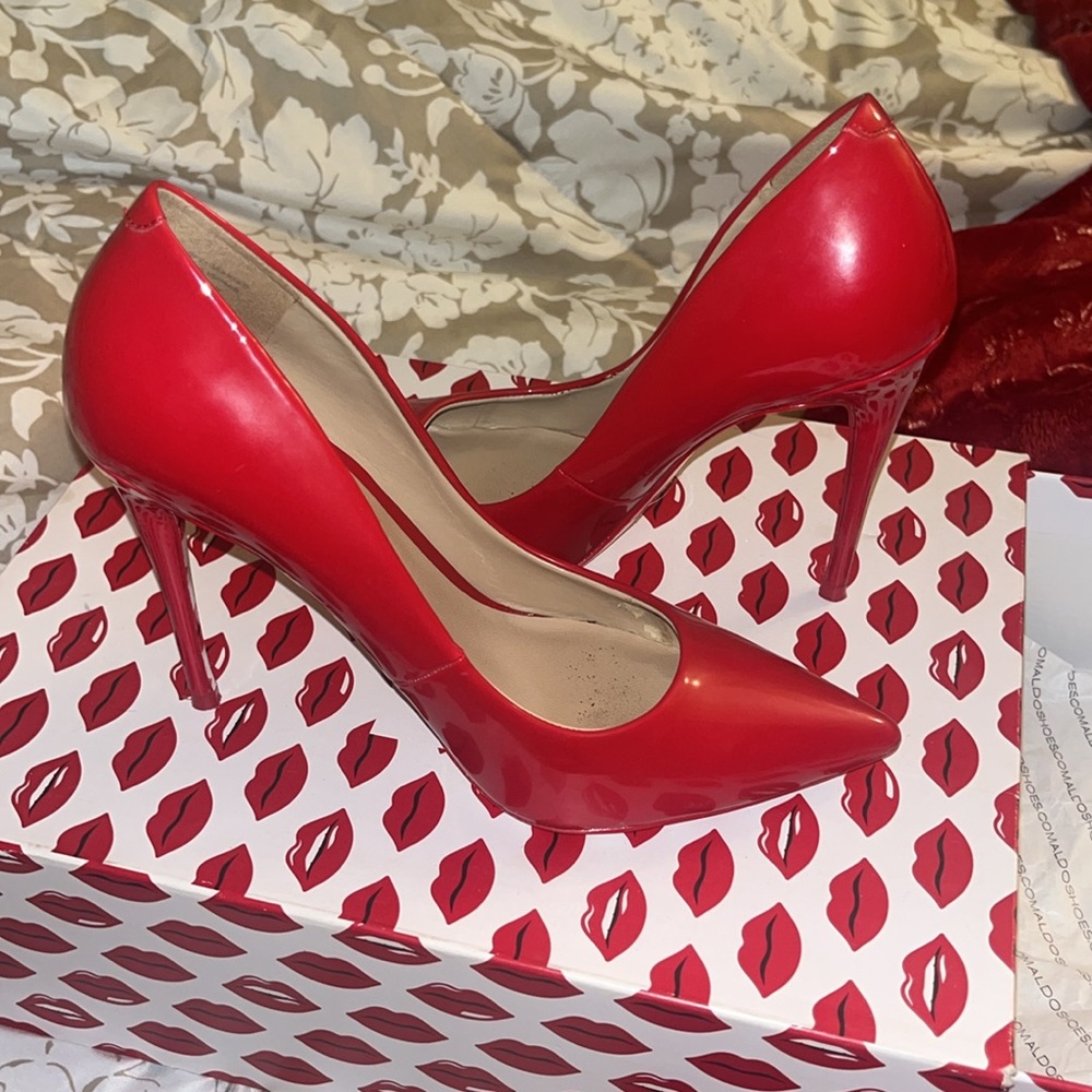 Red heels - Picture 3 of 5